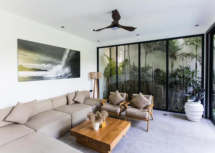 Villa Seaside Serenity 5Br Villa, New, Canggu Bliss *