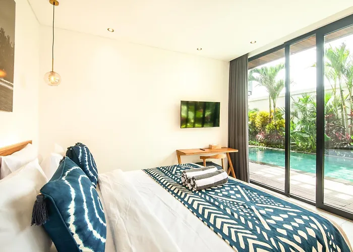 Villa Seaside Serenity 5Br Villa, New, Canggu Bliss