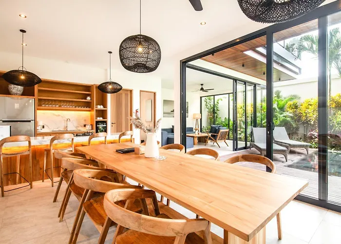Seaside Serenity 5Br Villa, New, Canggu Bliss Villa
